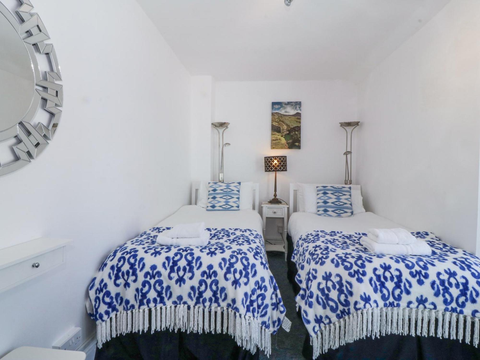 Sea View Apartment Портмадог Екстериор снимка
